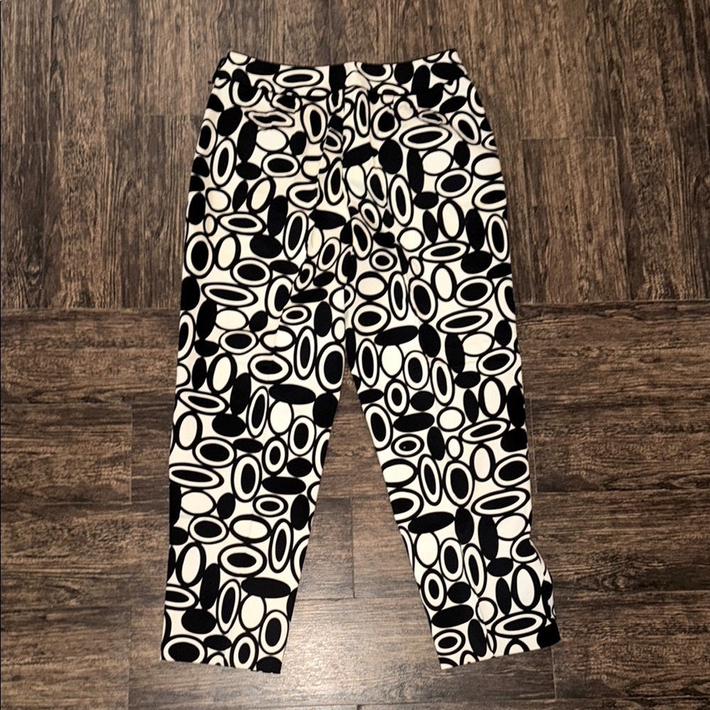 Talbots Geometric Patterned Cropped Pants - Picture 6 of 12